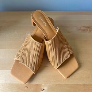 VIVAIA Square Toe Block Heel Size 39 Apricot Color